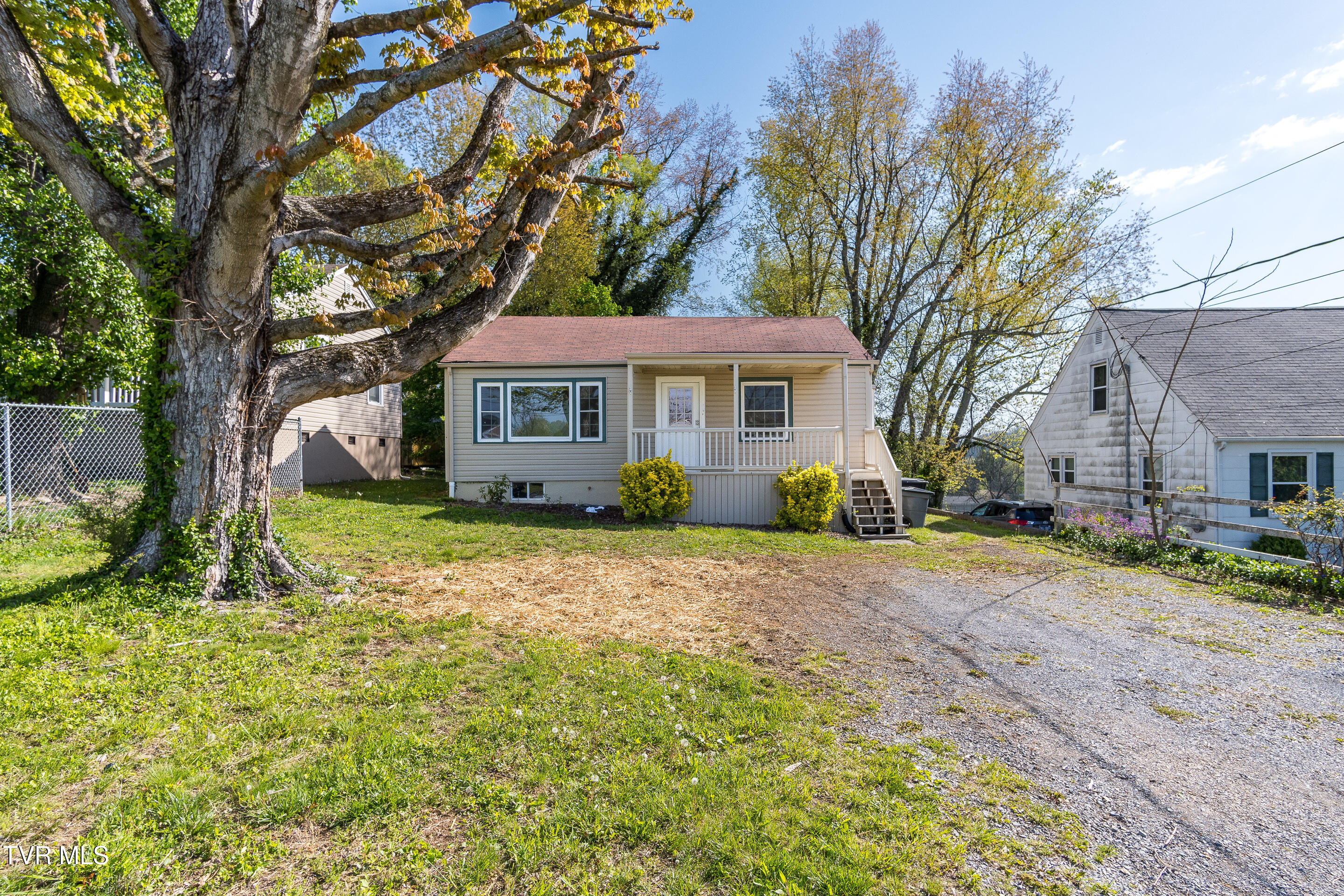 305 Tween Hills Road, Bristol, Tennessee image 1