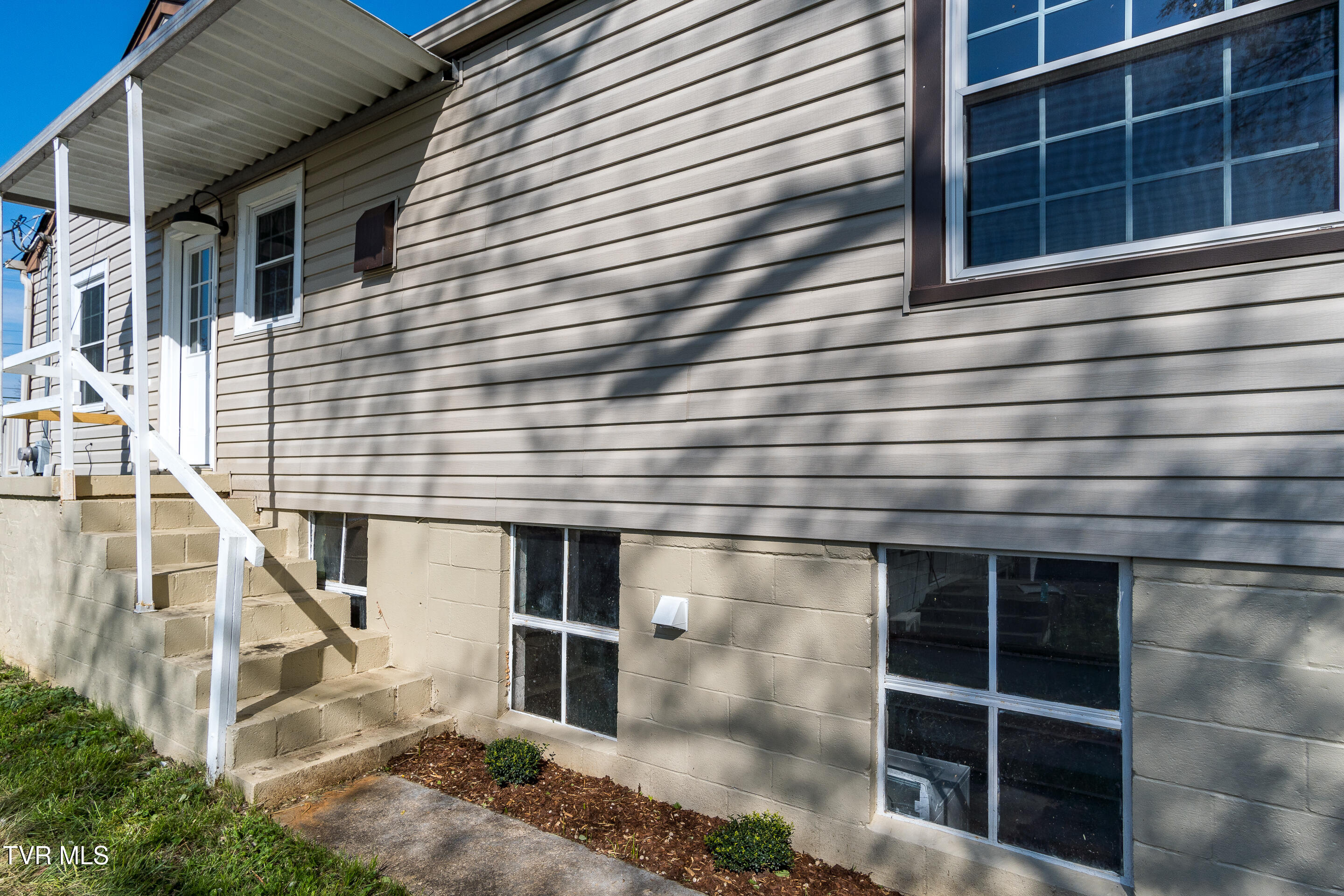 305 Tween Hills Road, Bristol, Tennessee image 7
