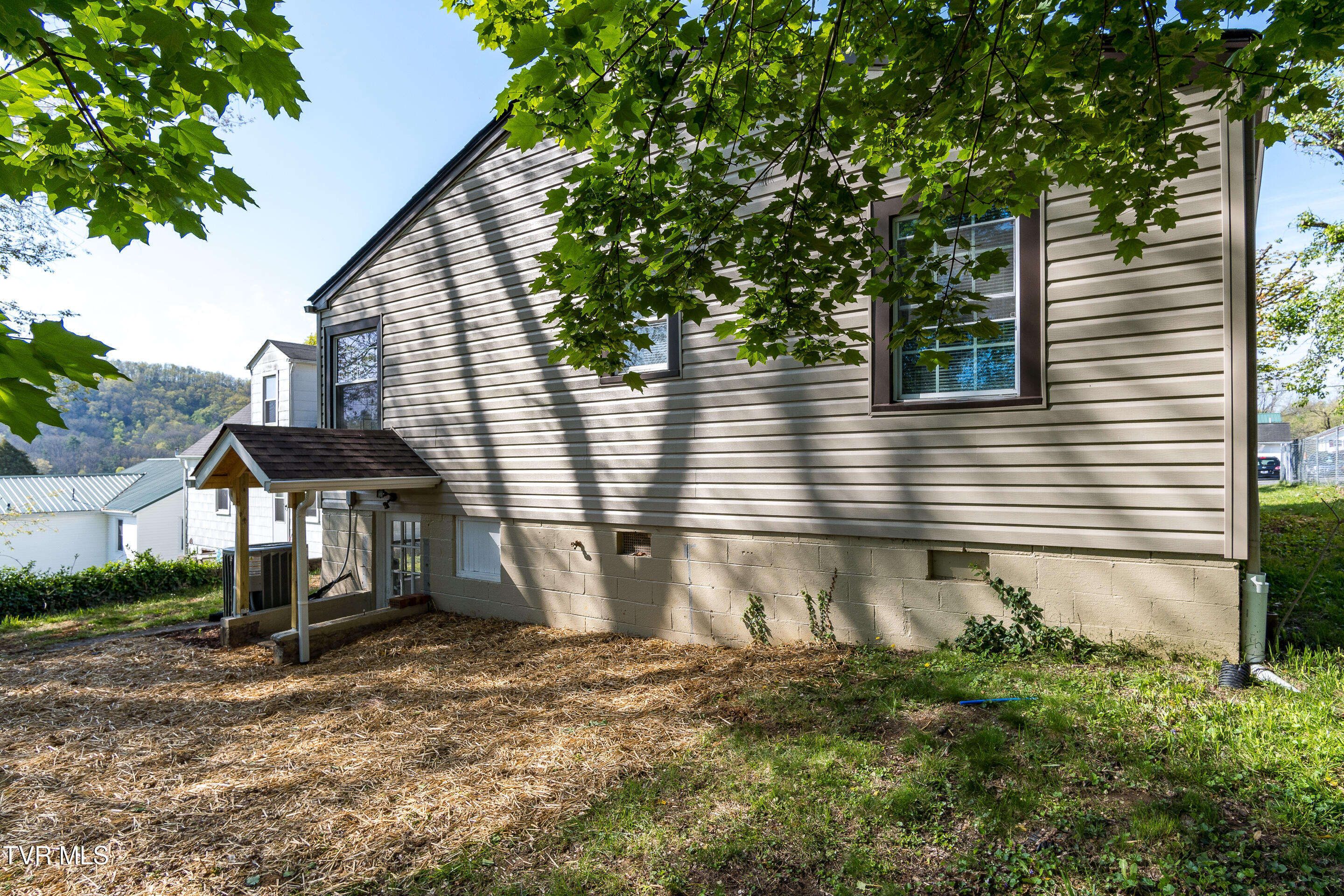 305 Tween Hills Road, Bristol, Tennessee image 11