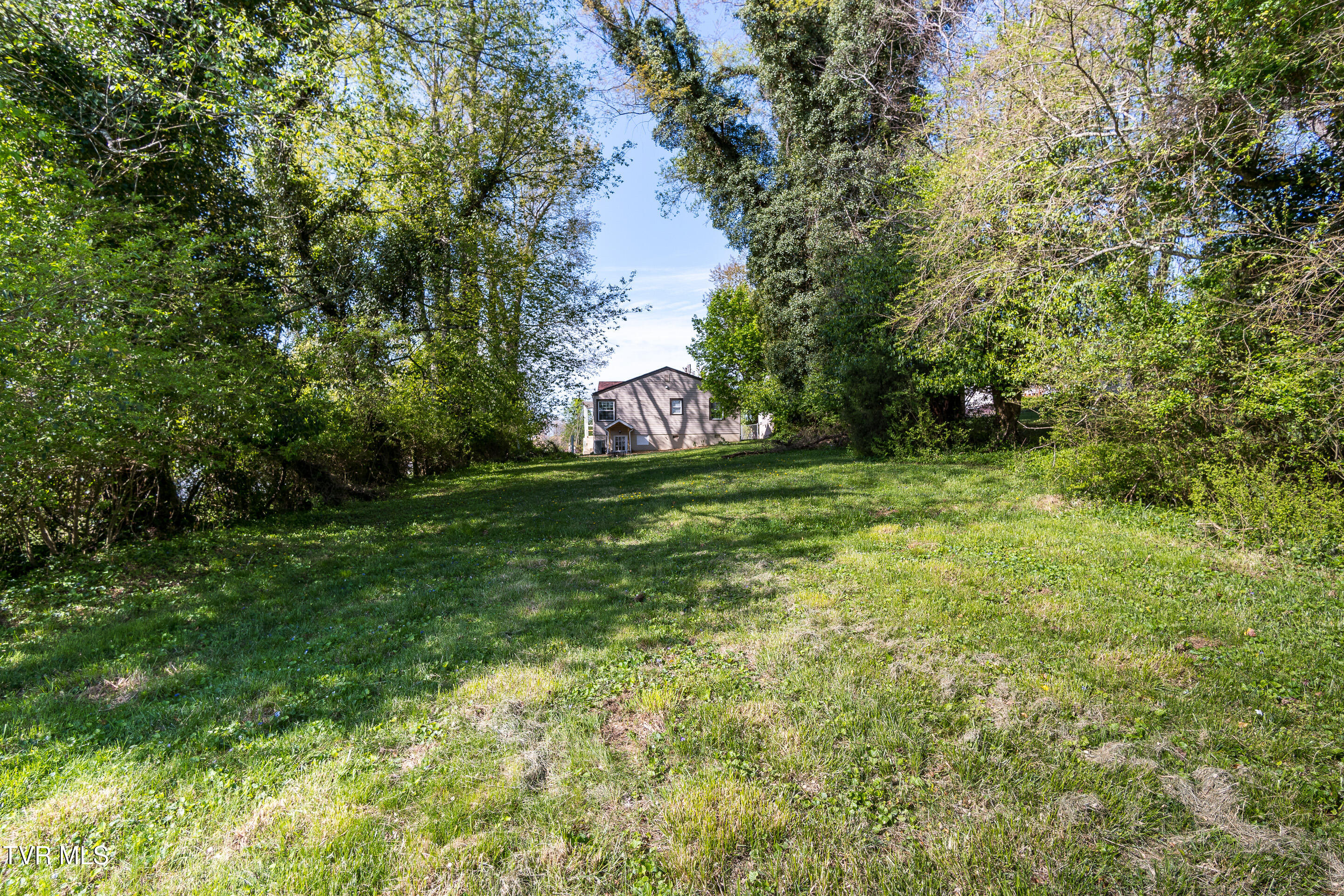 305 Tween Hills Road, Bristol, Tennessee image 12