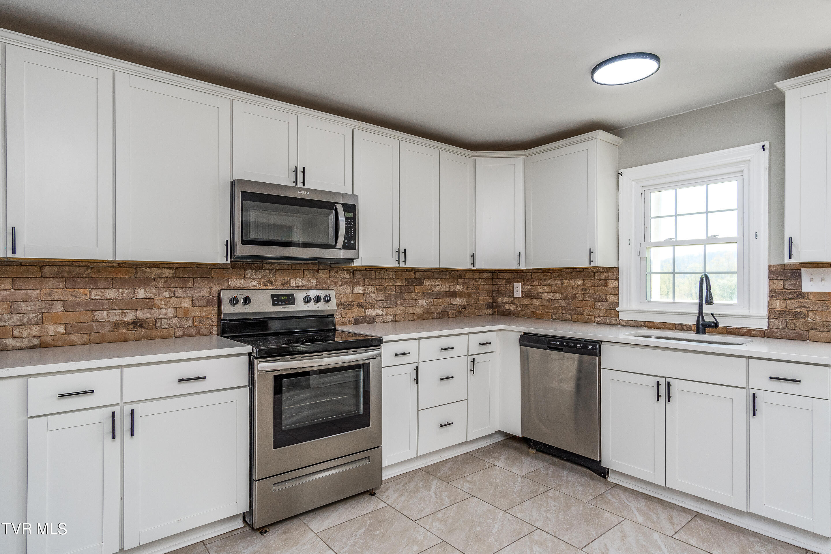 305 Tween Hills Road, Bristol, Tennessee image 17