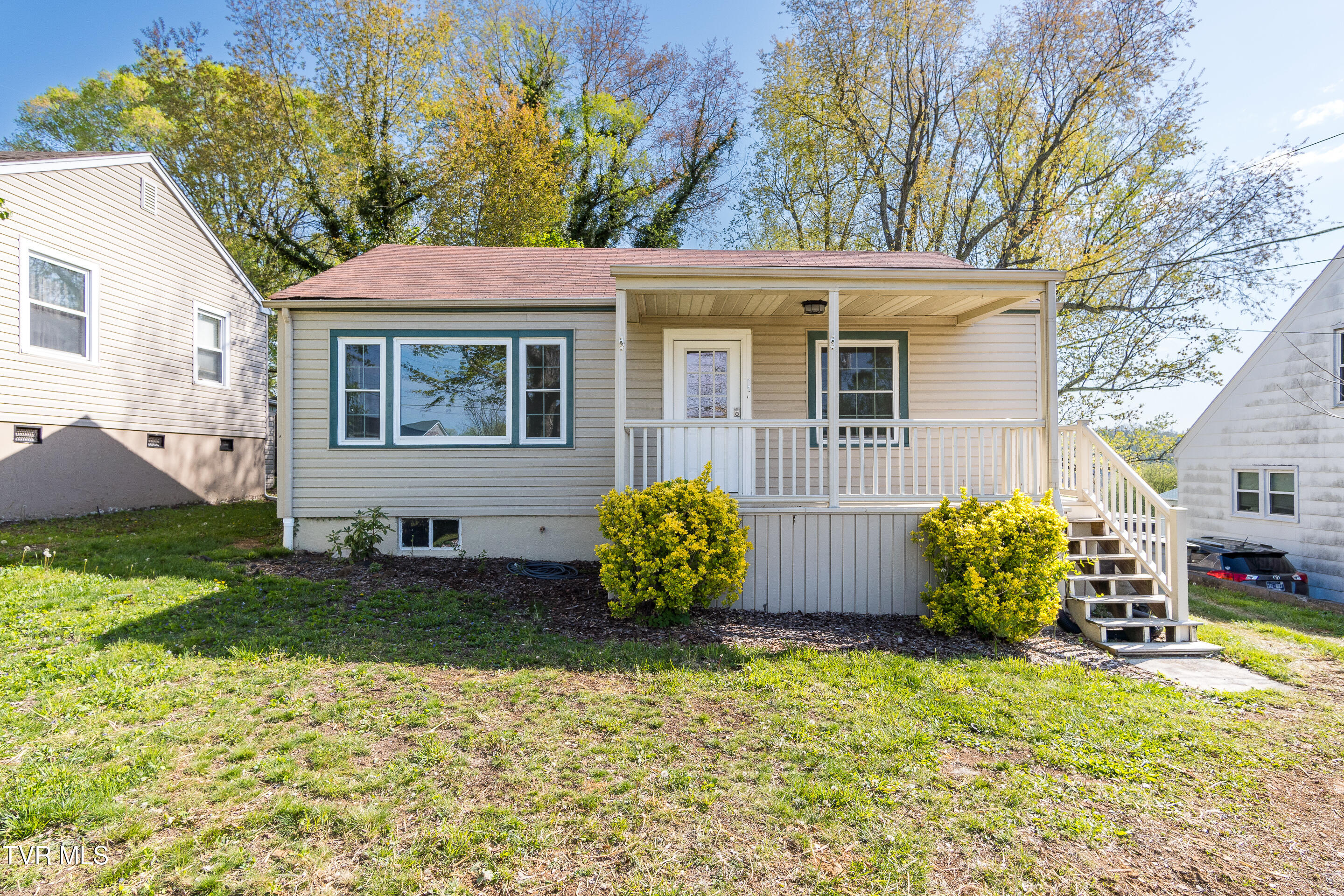 305 Tween Hills Road, Bristol, Tennessee image 2