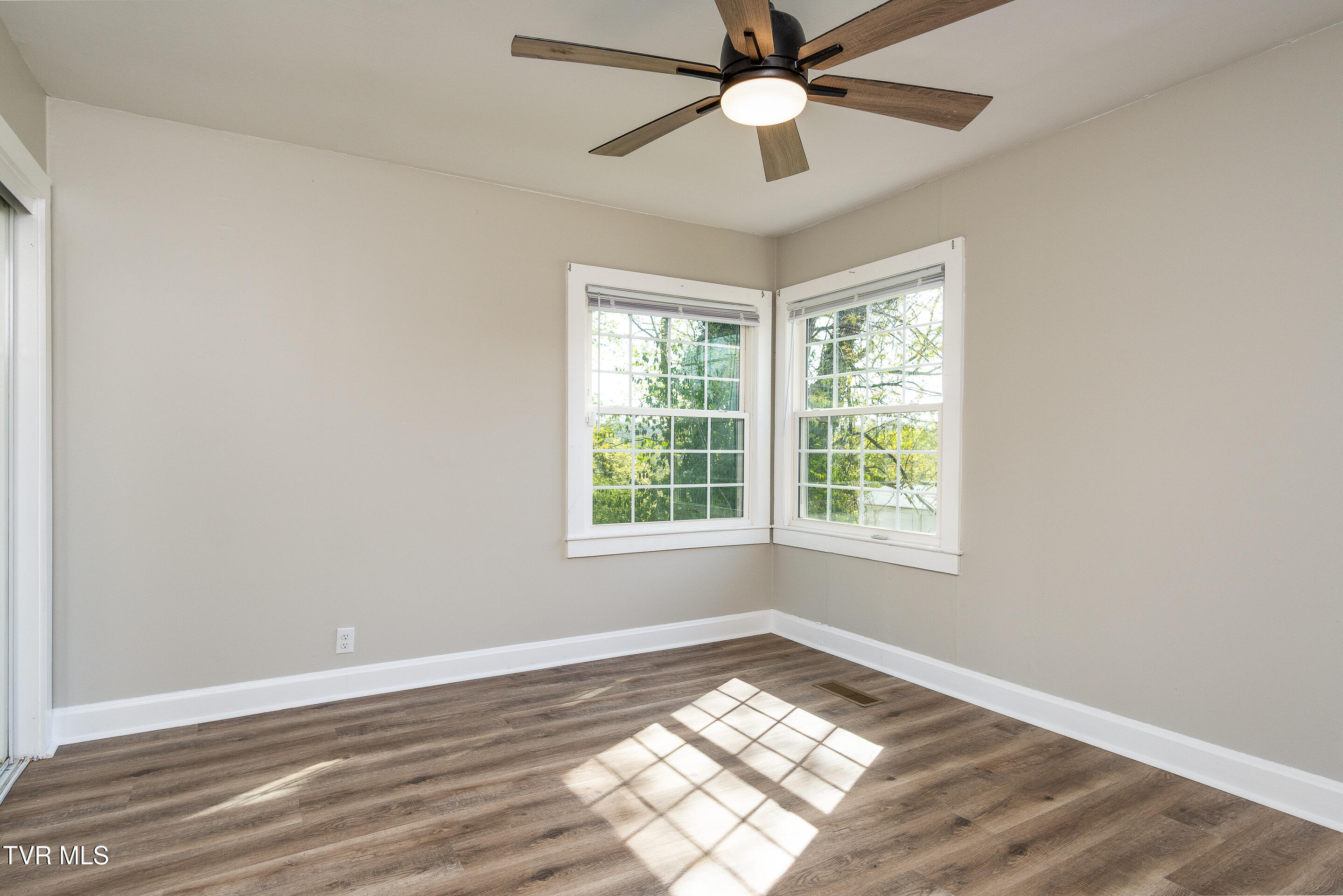 305 Tween Hills Road, Bristol, Tennessee image 22