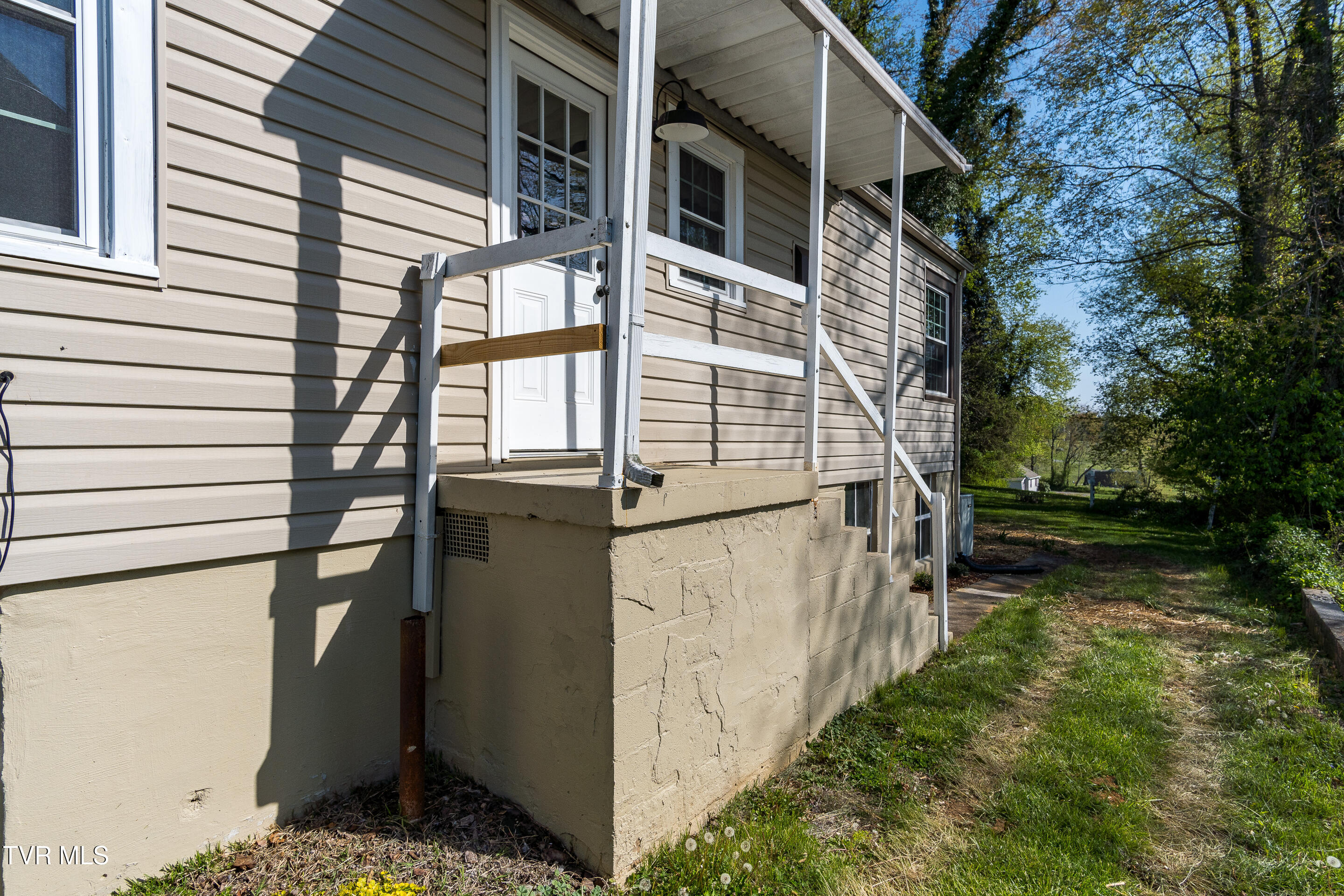 305 Tween Hills Road, Bristol, Tennessee image 6