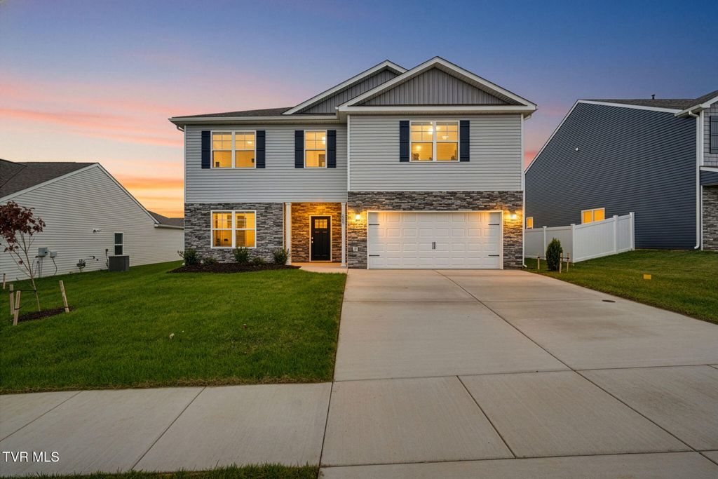 Photo of 332 Cookie Loop, Johnson City, TN 37615 (MLS # 9989323)