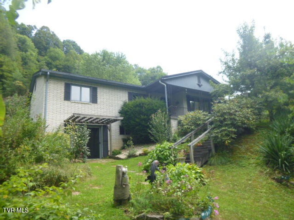 Photo of 665 Isabell Street, Norton, VA 24273 (MLS # 9995018)