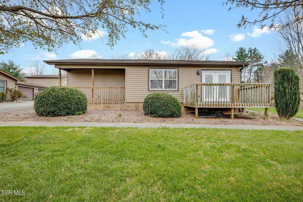 Photo of 508 Pilgrim Court #A, Johnson City, TN 37601 (MLS # 9993069)