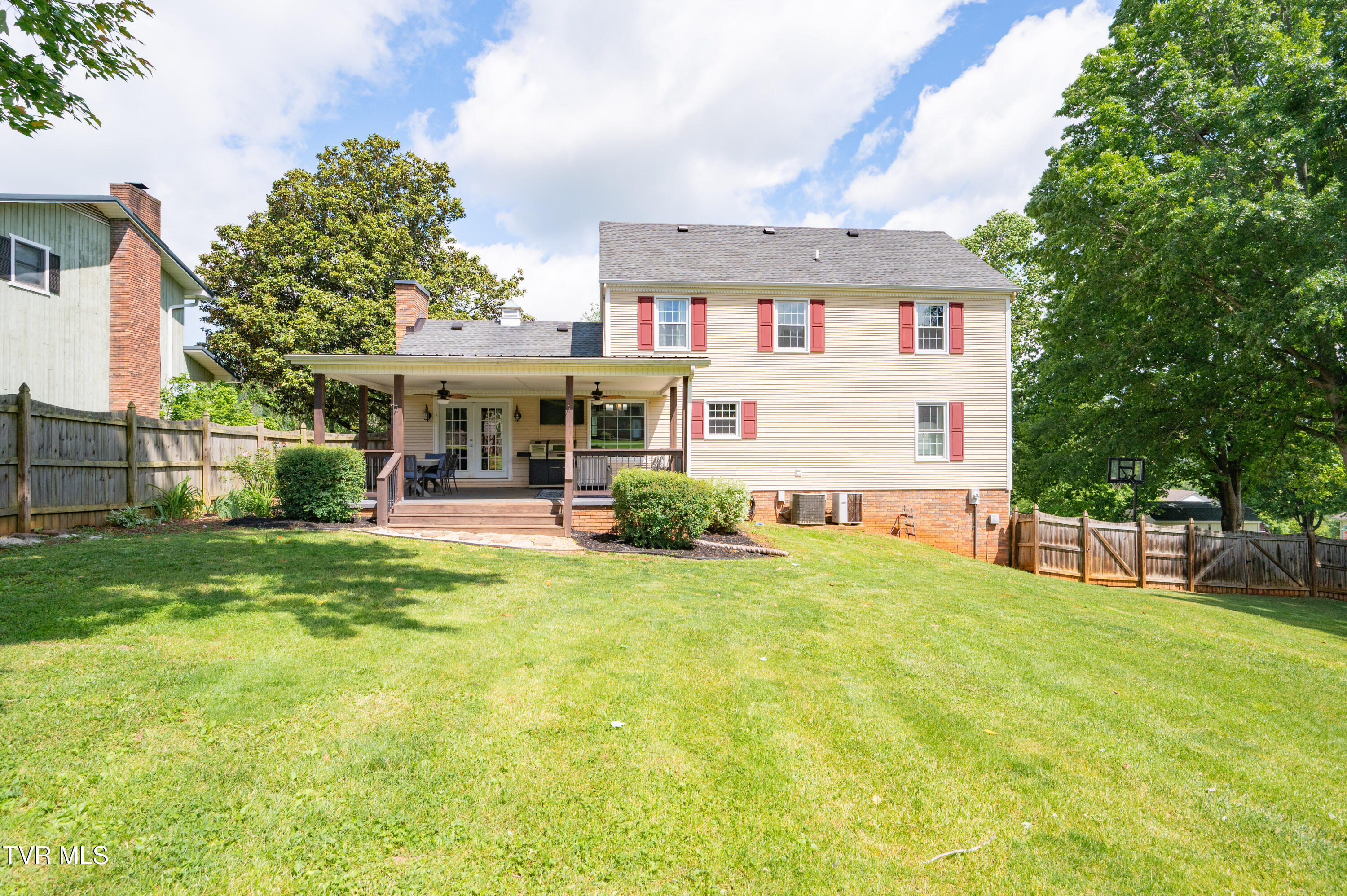 1420 Ruthbrooke Drive, Mount Carmel, Tennessee image 4
