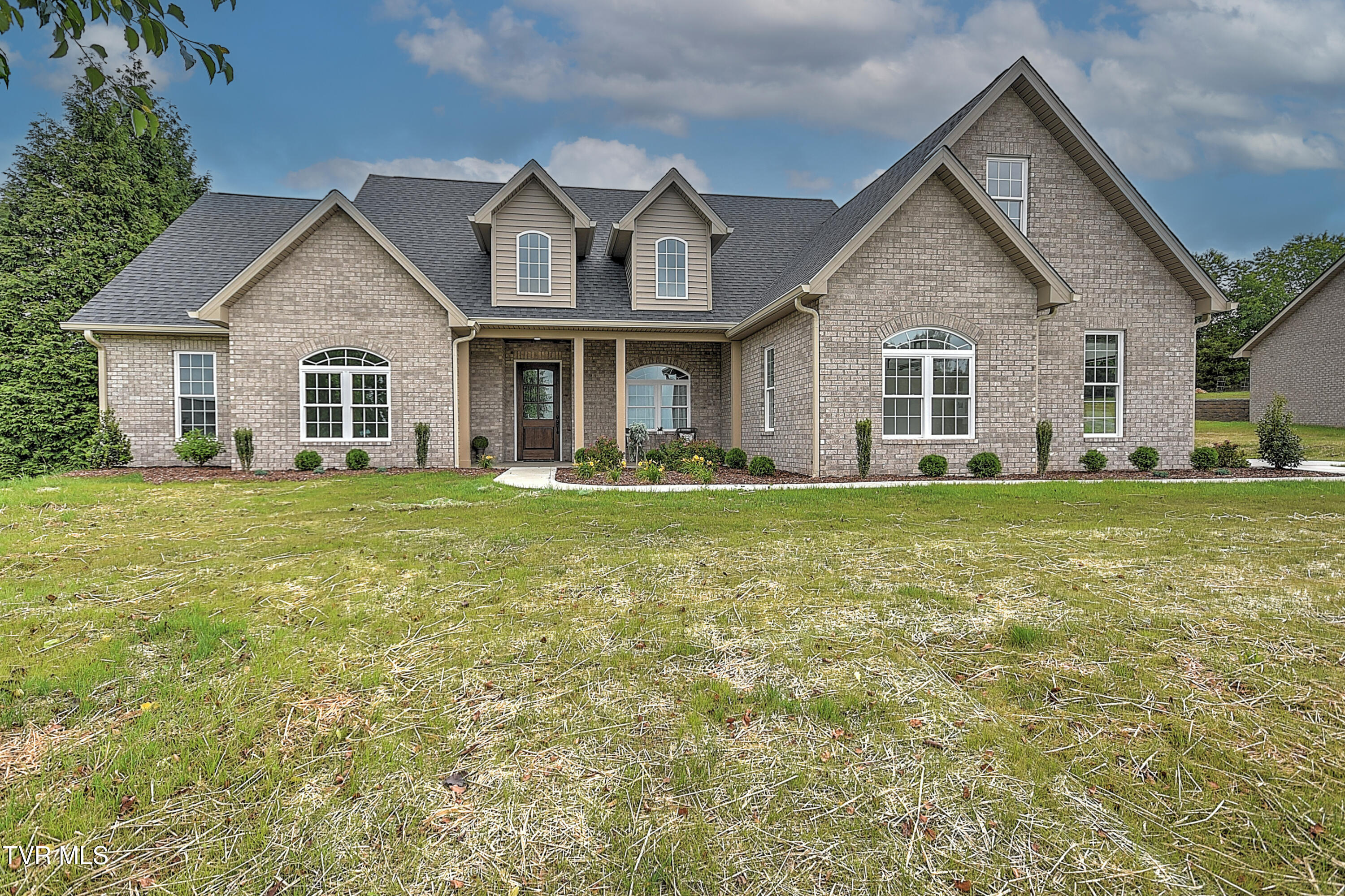 302 Charlton Court, Bluff City, Tennessee image 5