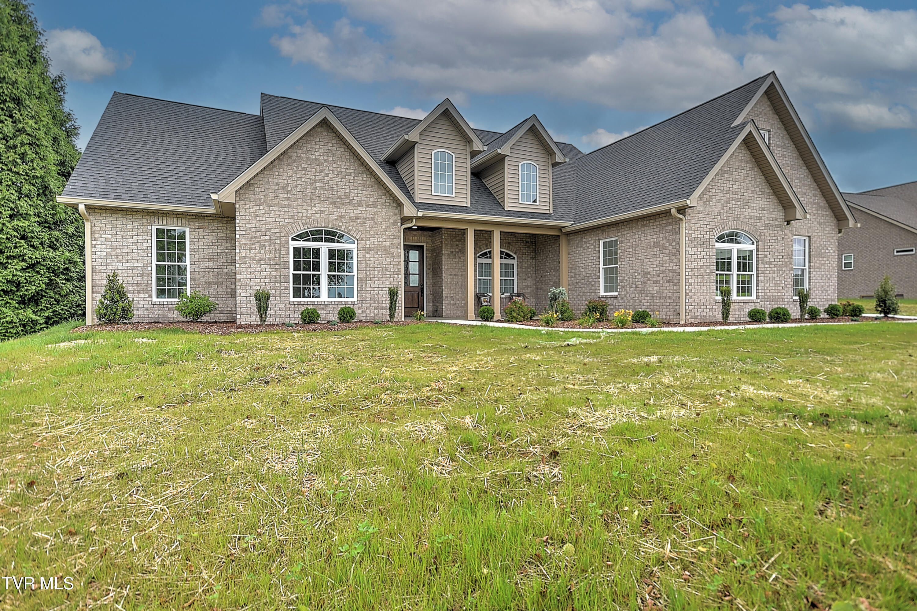 302 Charlton Court, Bluff City, Tennessee image 4