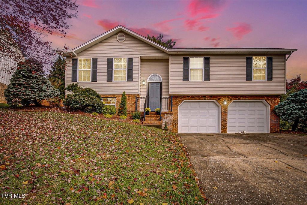 Photo of 1040 Morrell Court, Kingsport, TN 37664 (MLS # 9987701)