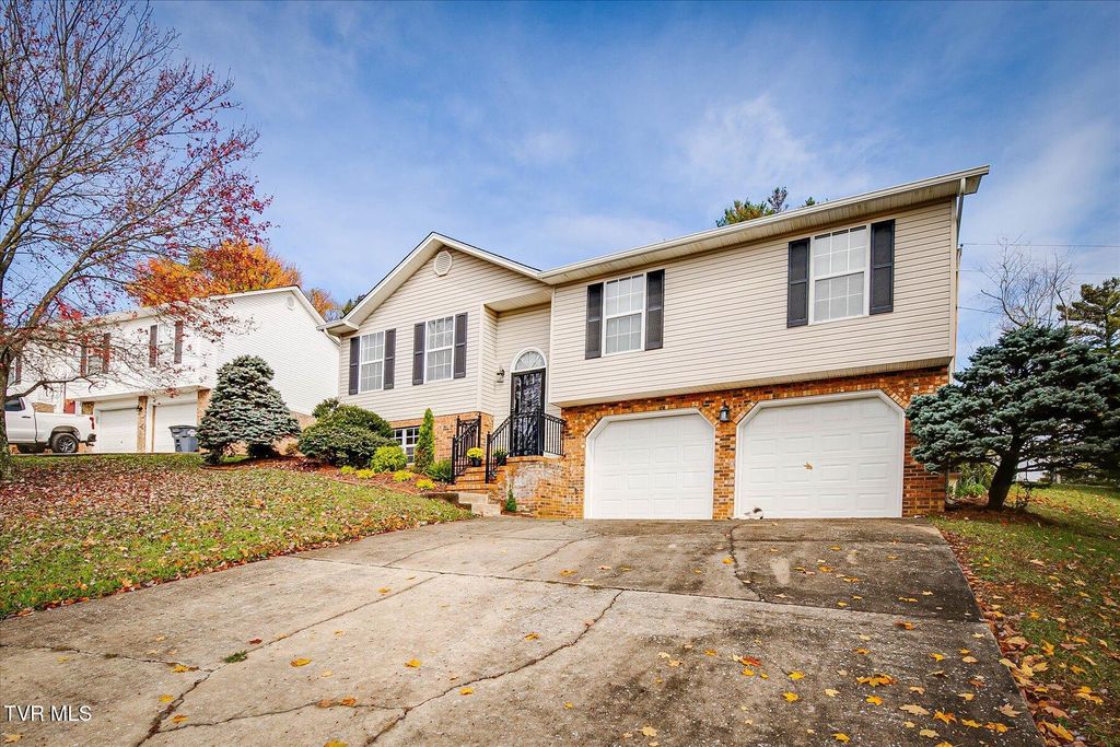 Photo of 1040 Morrell Court, Kingsport, TN 37664 (MLS # 9987701)