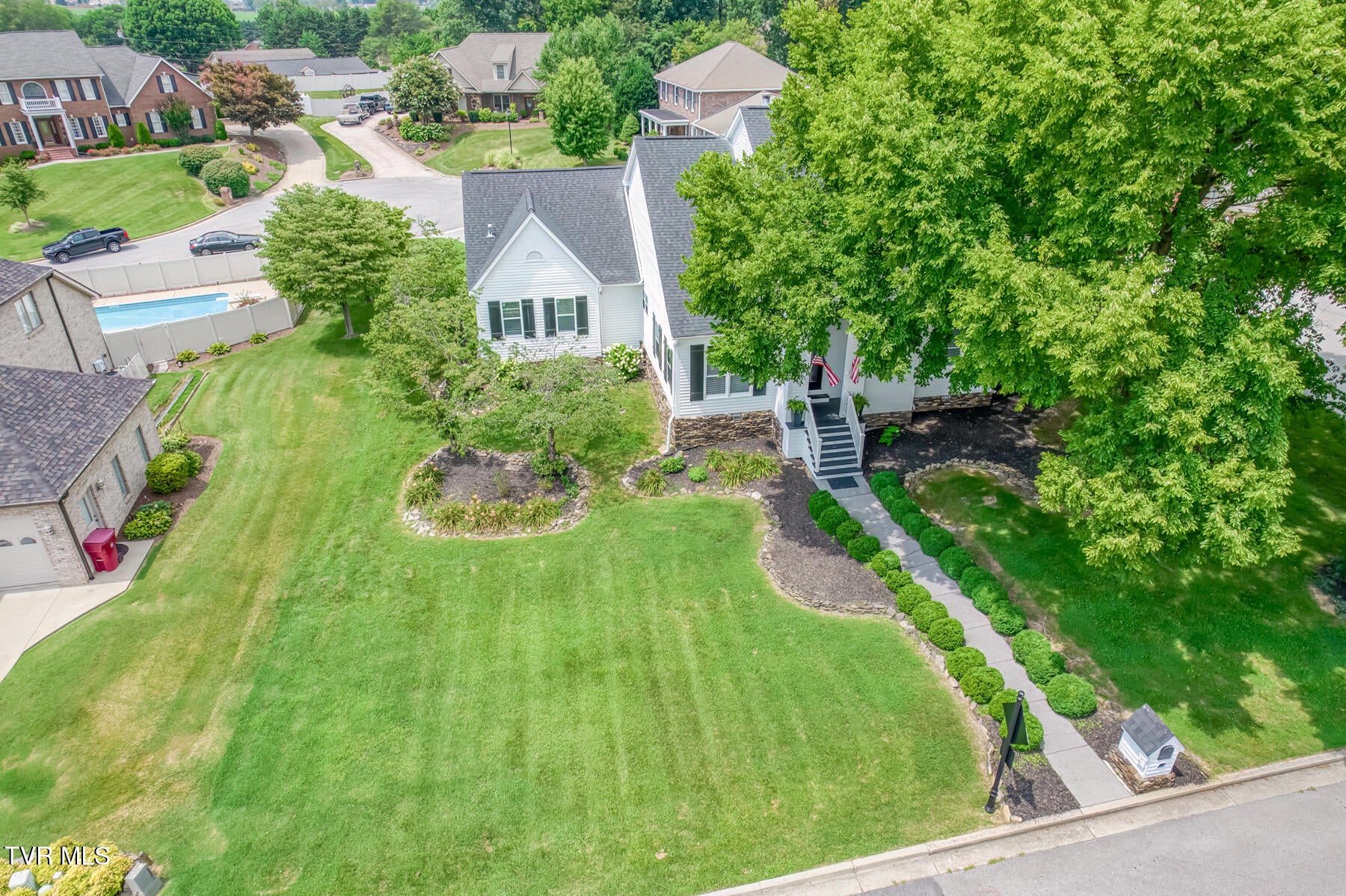 106 Woodbriar Drive