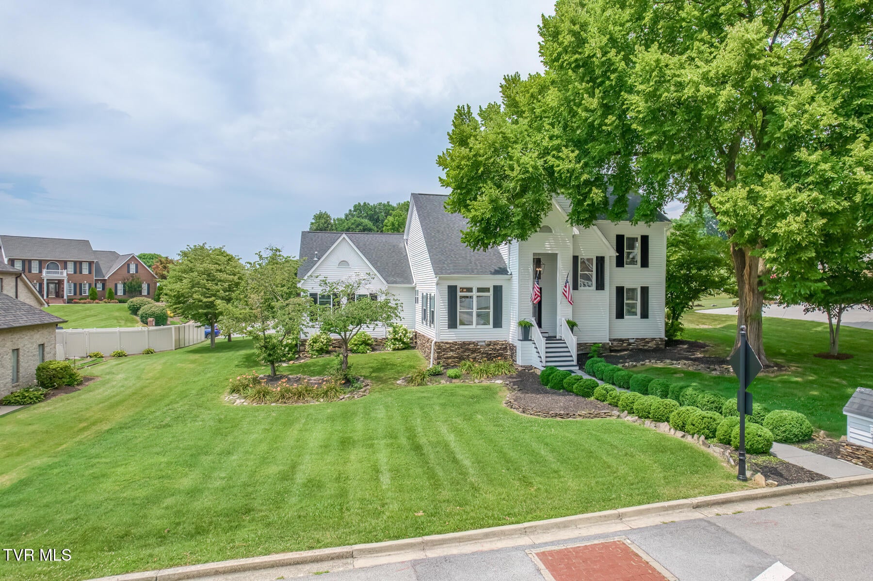 106 Woodbriar Drive