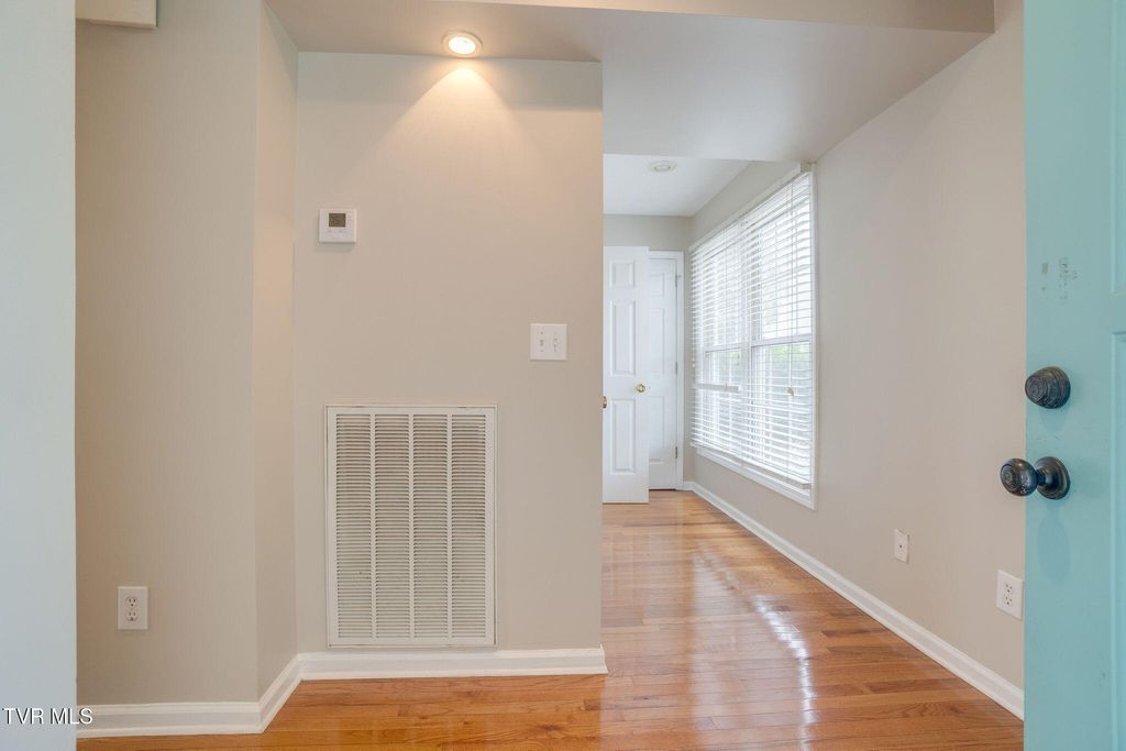 Photo of 150 Bentley Parc # 75, Johnson City, TN 37615 (MLS # 9998405)