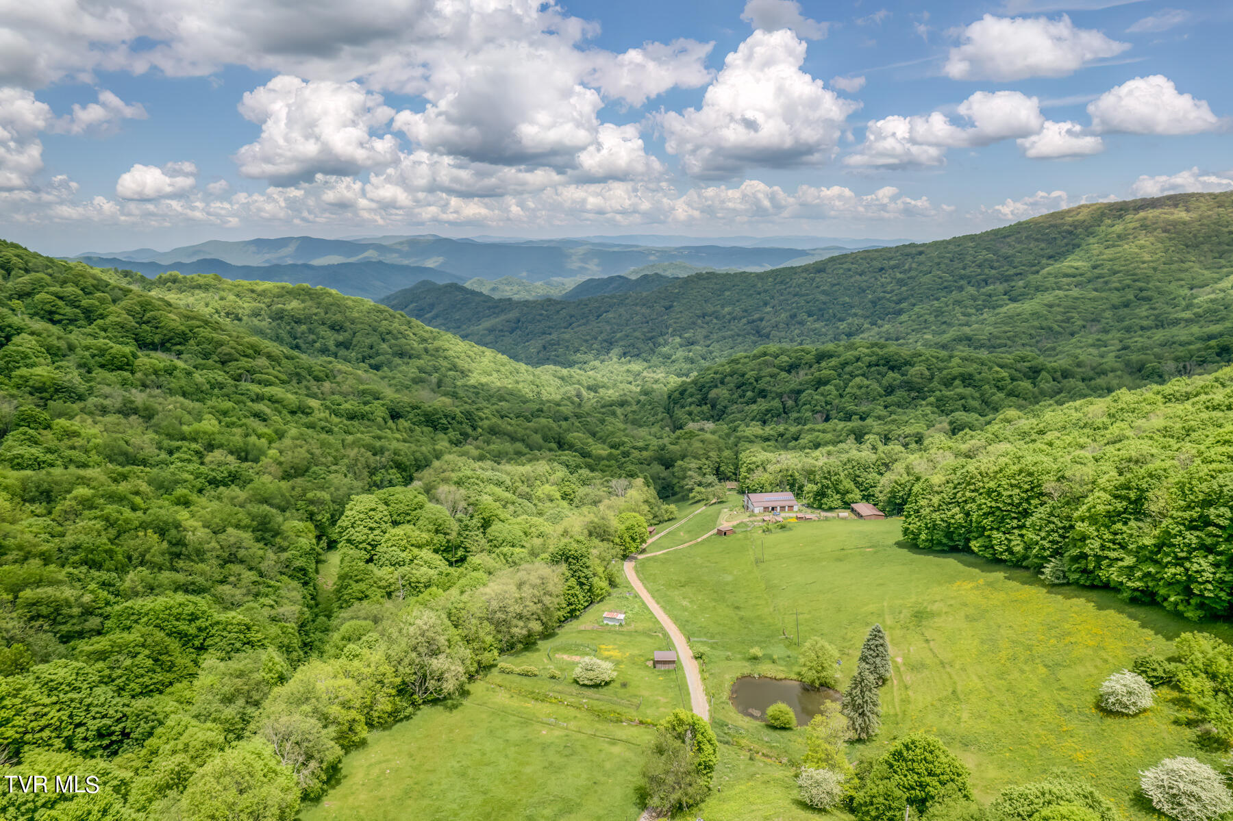 1010 Heaton Creek Road, Roan Mountain, Tennessee image 2