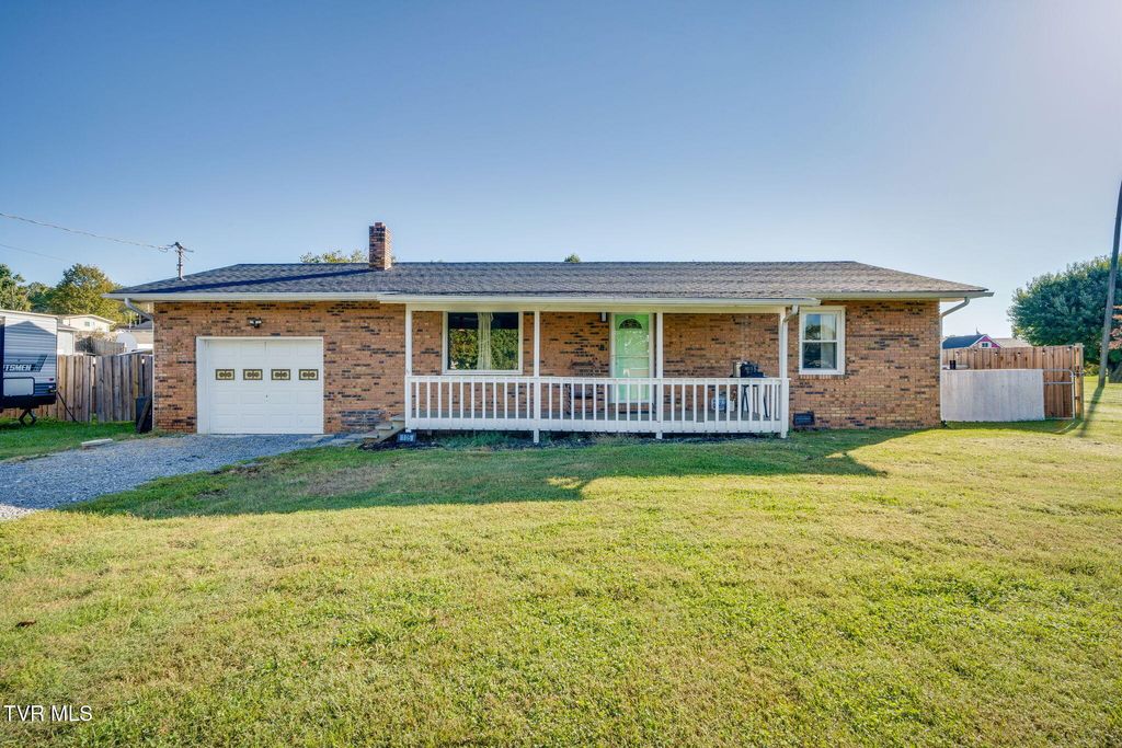 Photo of 105 Hedge Drive, Kingsport, TN 37660 (MLS # 9986908)