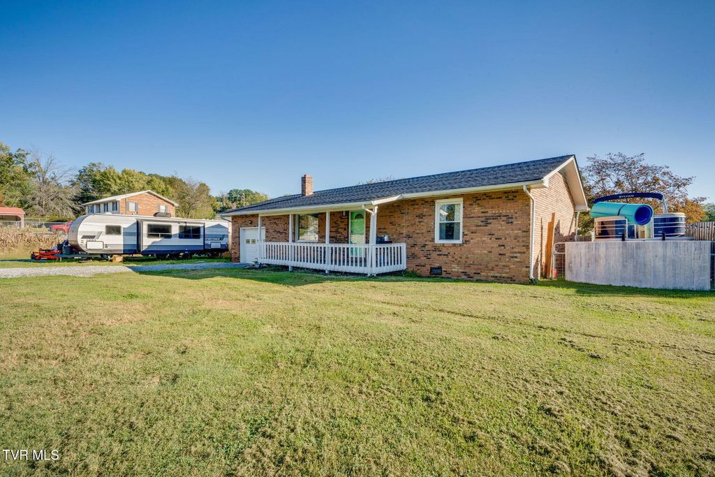 Photo of 105 Hedge Drive, Kingsport, TN 37660 (MLS # 9986908)