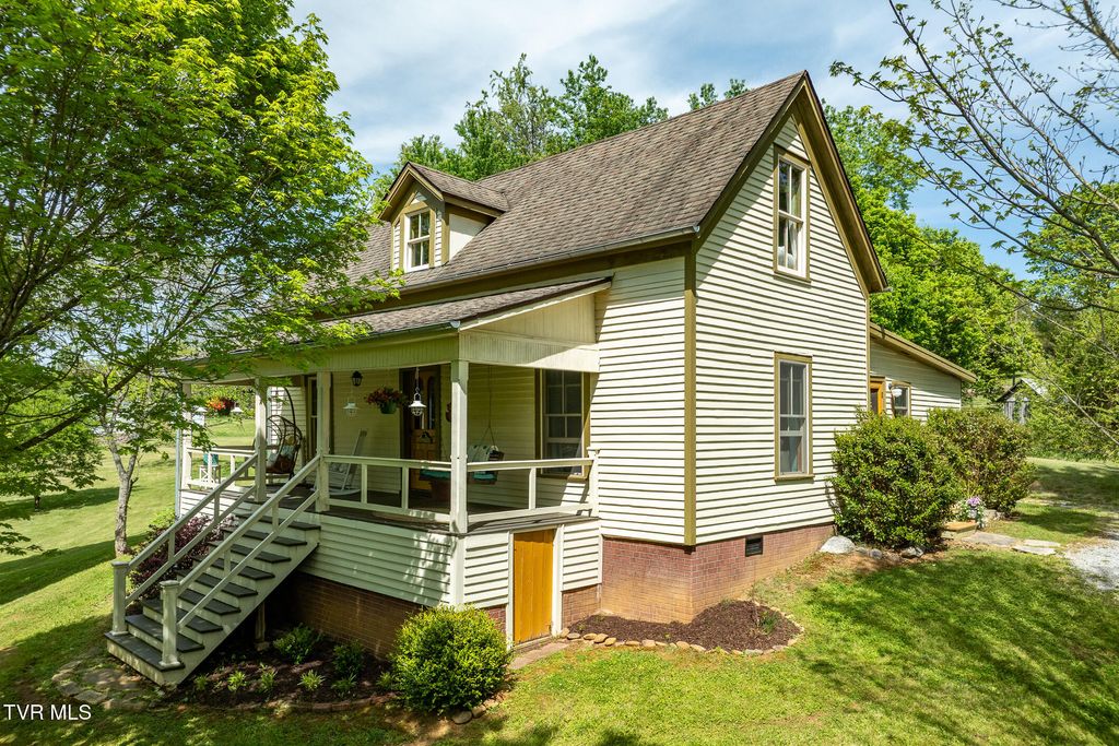 Photo of 985 Chuckey Pike, Chuckey, TN 37641 (MLS # 9994625)