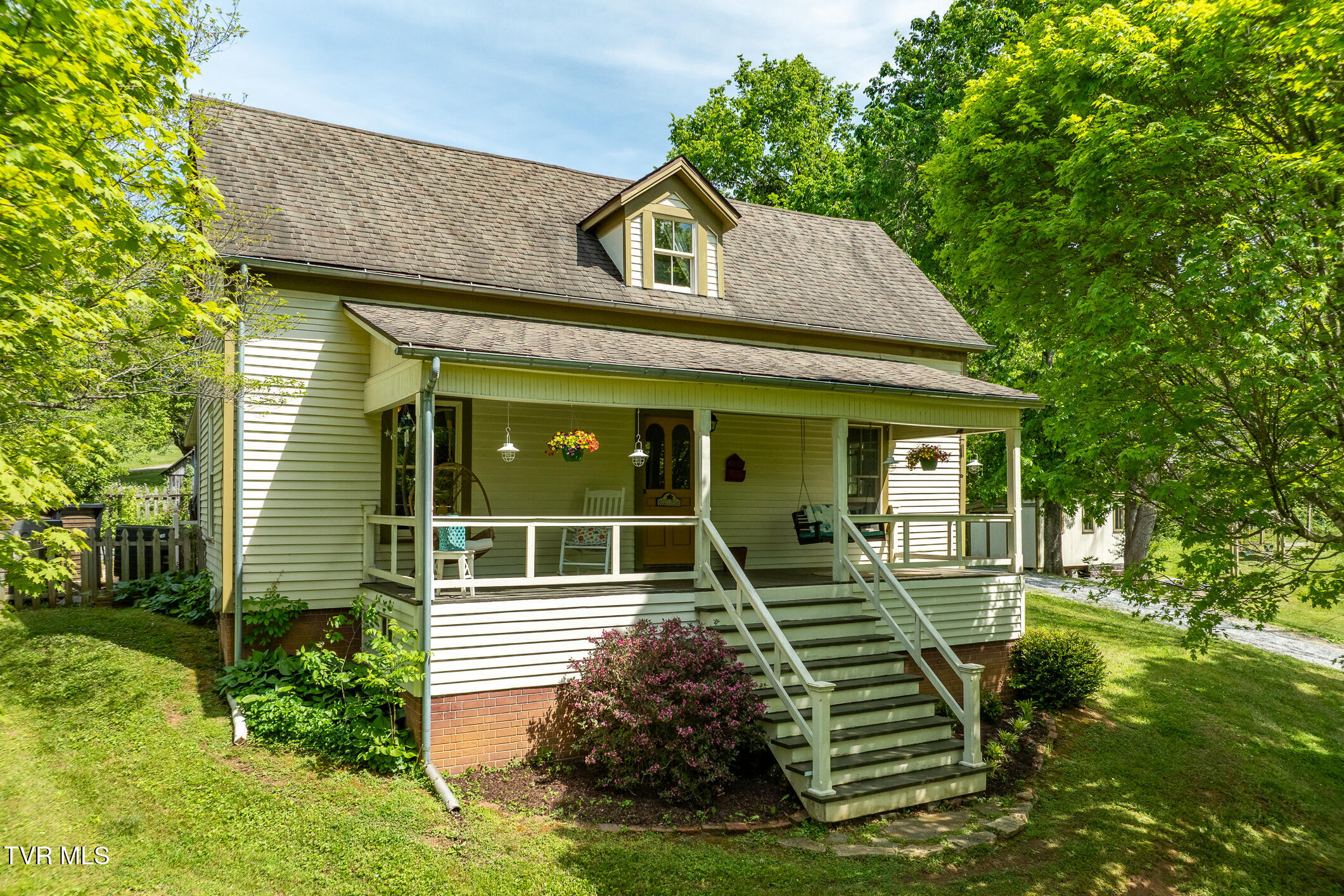985 Chuckey Pike