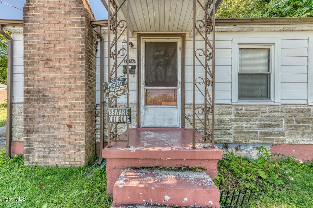 Photo of 2410 Broad Street, Bristol, TN 37620 (MLS # 10001861)
