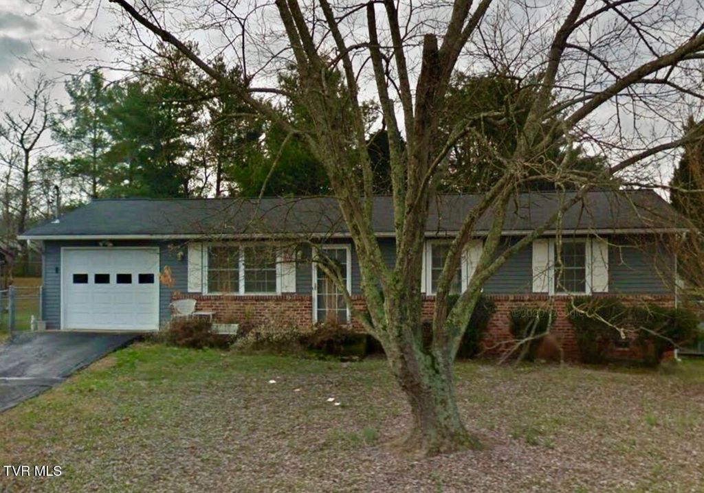 Photo of 7312 Meadowbrook Circle, Knoxville, TN 37918 (MLS # 9990275)