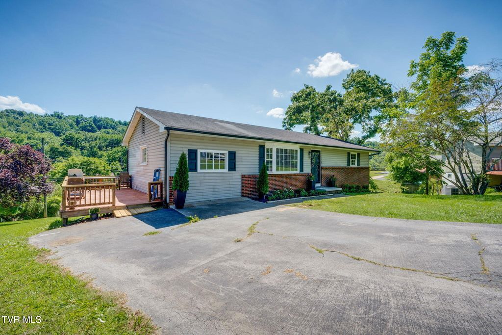 Photo of 720 Norris Avenue, Kingsport, TN 37665 (MLS # 9996416)