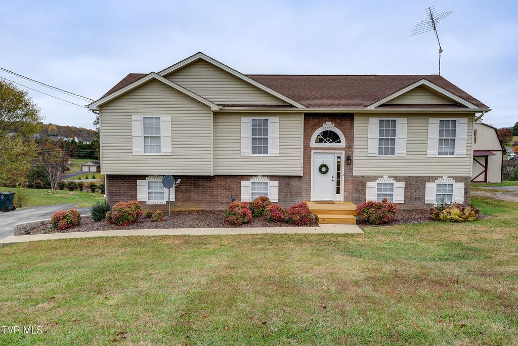 Photo of 141 Alfalfa Lane, Jonesborough, TN 37659 (MLS # 9988226)