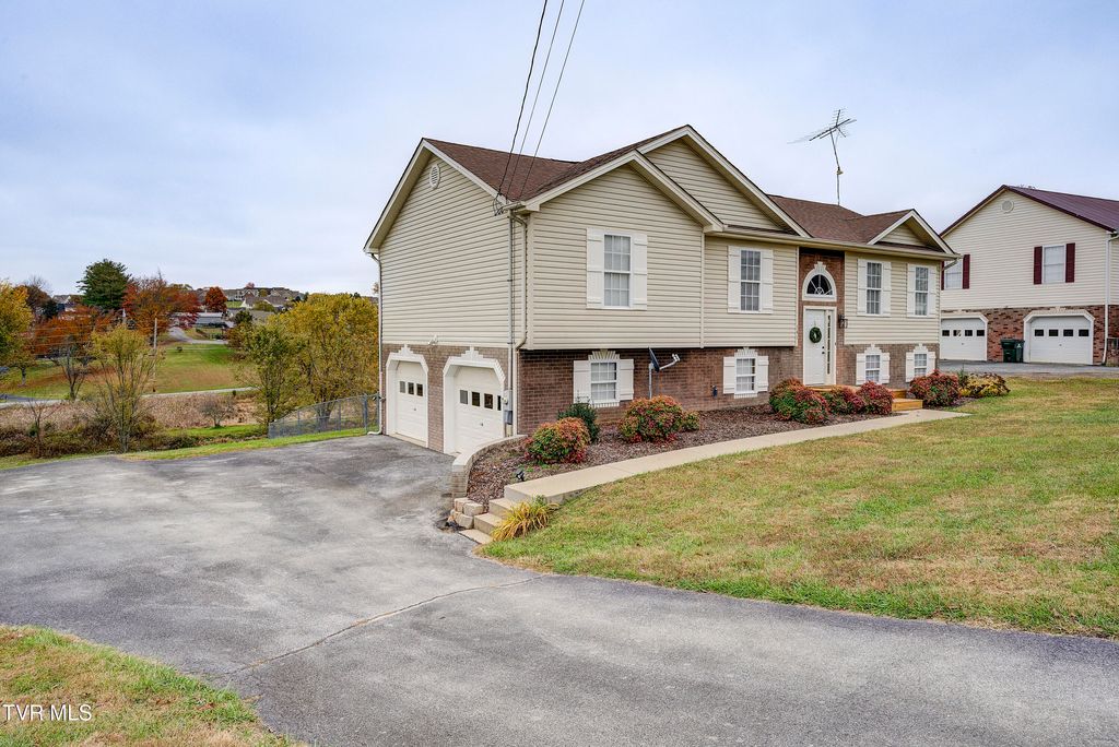 Photo of 141 Alfalfa Lane, Jonesborough, TN 37659 (MLS # 9988226)