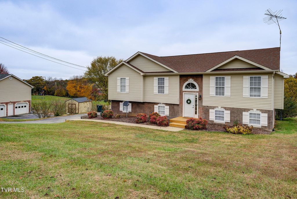 Photo of 141 Alfalfa Lane, Jonesborough, TN 37659 (MLS # 9988226)