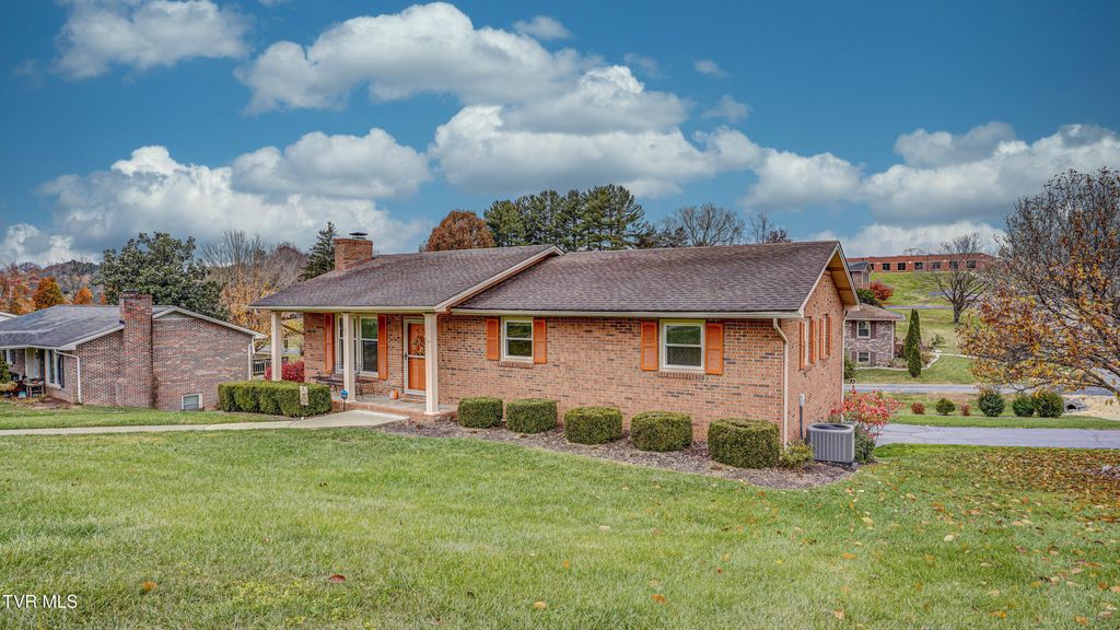 Photo of 415 Heritage Drive, Bristol, VA 24201 (MLS # 9991788)