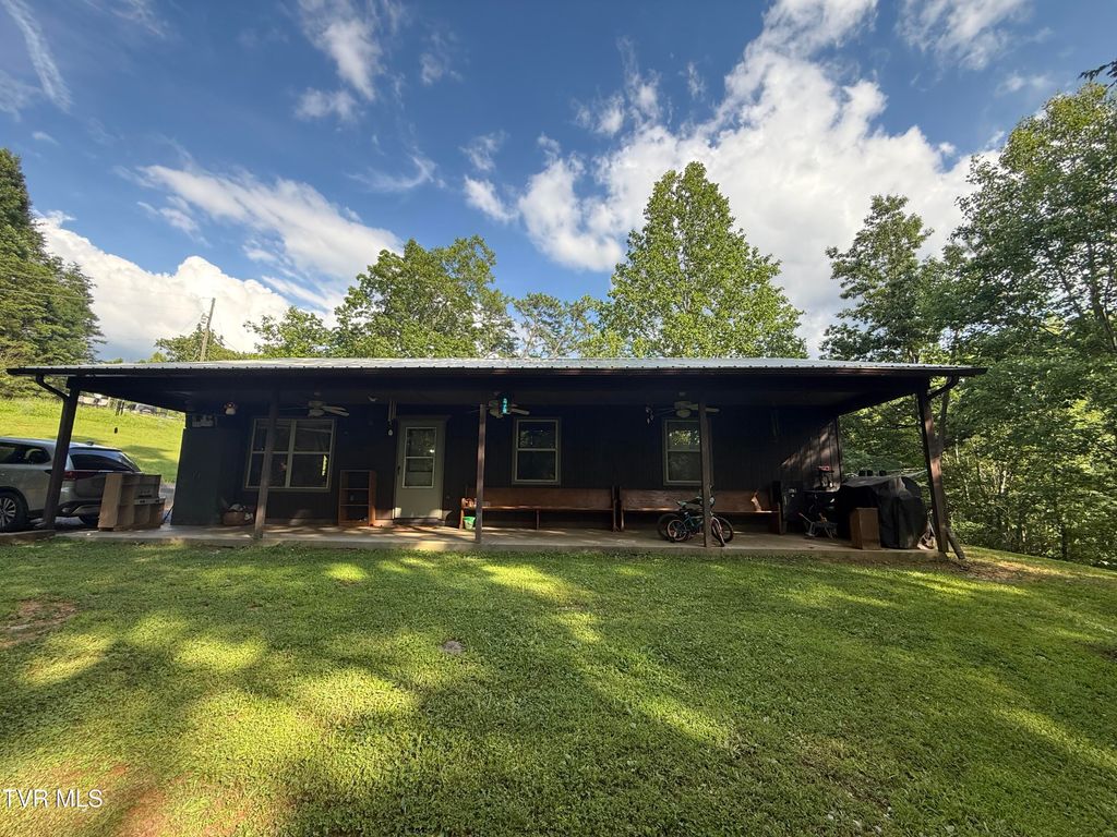 Photo of 3516 James Phillips Way, Sevierville, TN 37876 (MLS # 9981918)