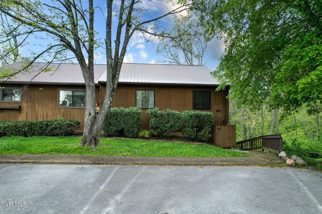 Photo of 1147 Timbers East #1, Greeneville, TN 37745 (MLS # 9979015)