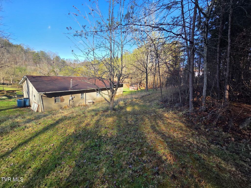 Photo of 424 Buzzard Roost Road, Bulls Gap, TN 37711 (MLS # 9990384)