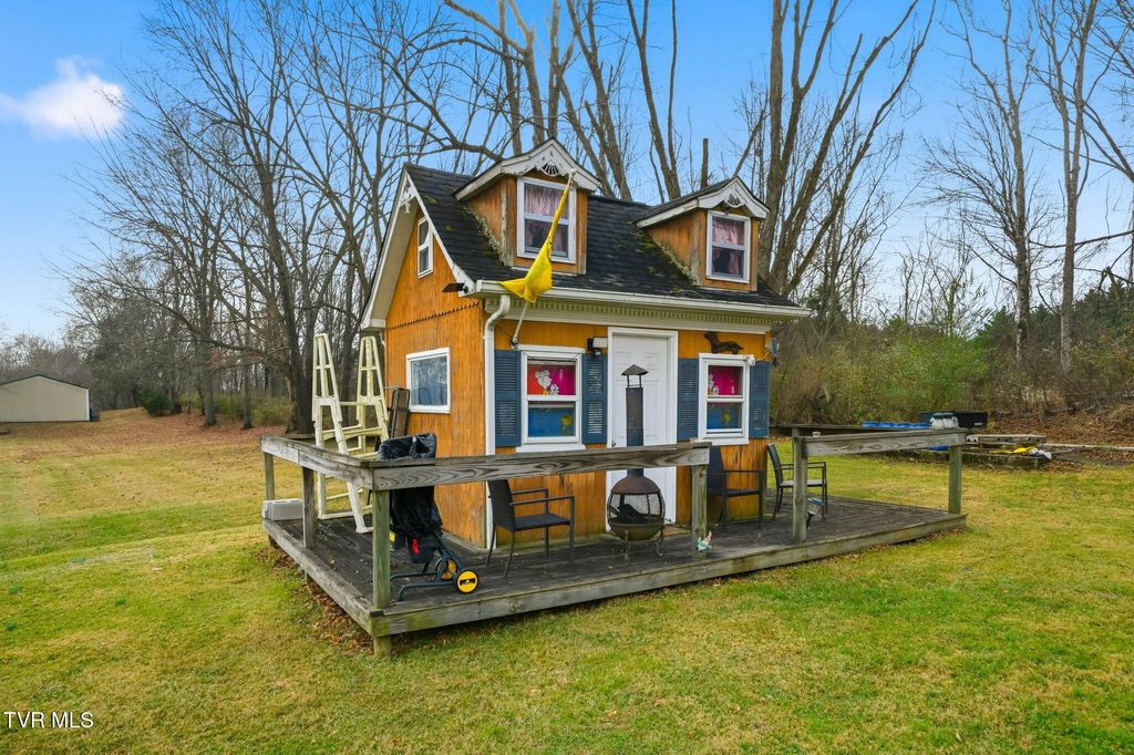 Photo of 591 Southview Drive, Johnson City, TN 37601 (MLS # 9990230)