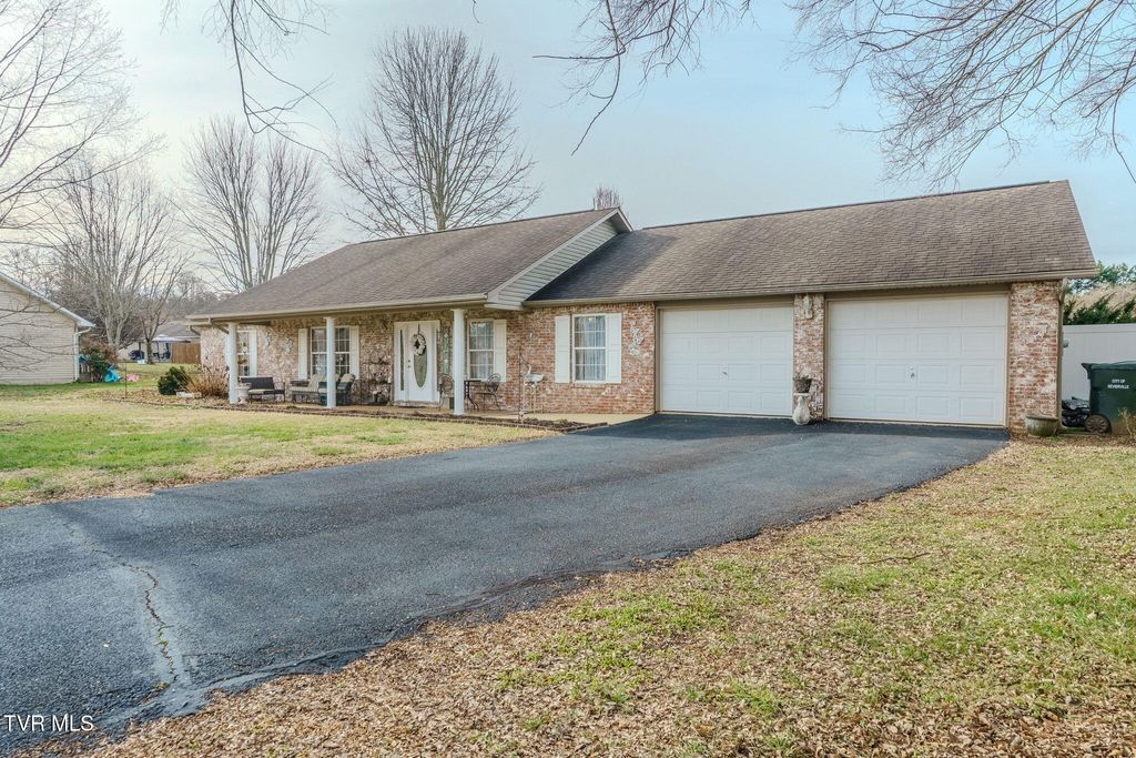 Photo of 1705 Primrose Court, Sevierville, TN 37862 (MLS # 9990726)