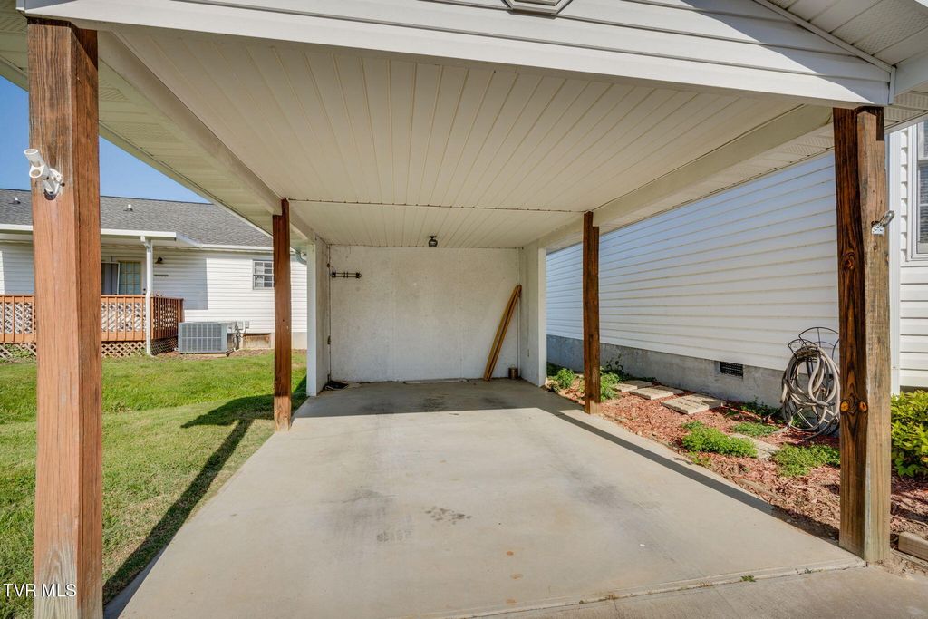 Photo of 610 Race Street #6, Elizabethton, TN 37643 (MLS # 9994522)