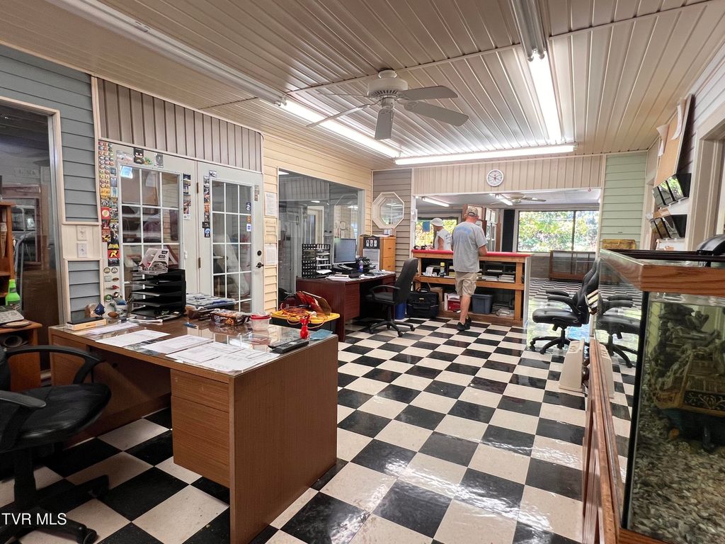 Photo of 403 Summer Street, Greeneville, TN 37743 (MLS # 9987136)