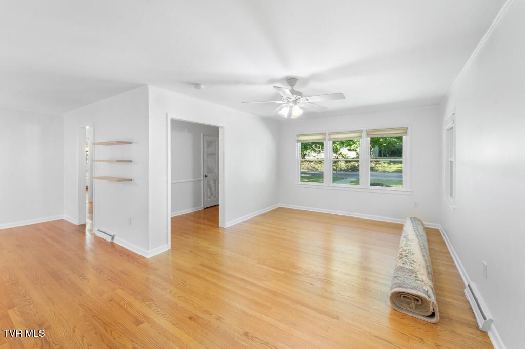 Photo of 446 Montview Drive, Abingdon, VA 24210 (MLS # 9985264)