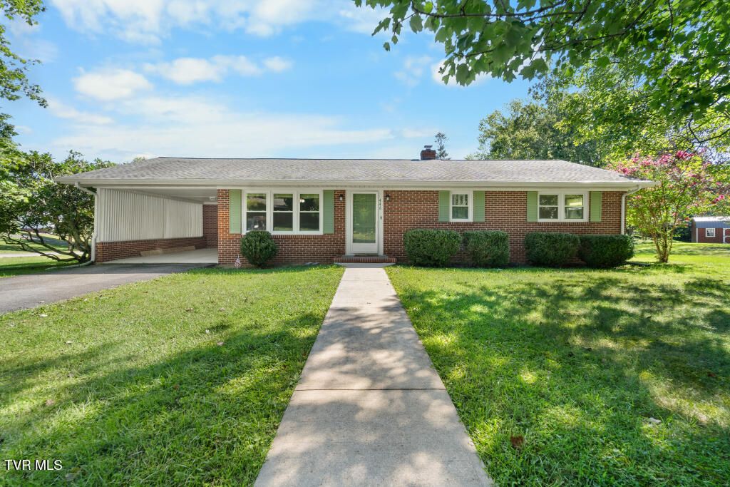 Photo of 446 Montview Drive, Abingdon, VA 24210 (MLS # 9985264)
