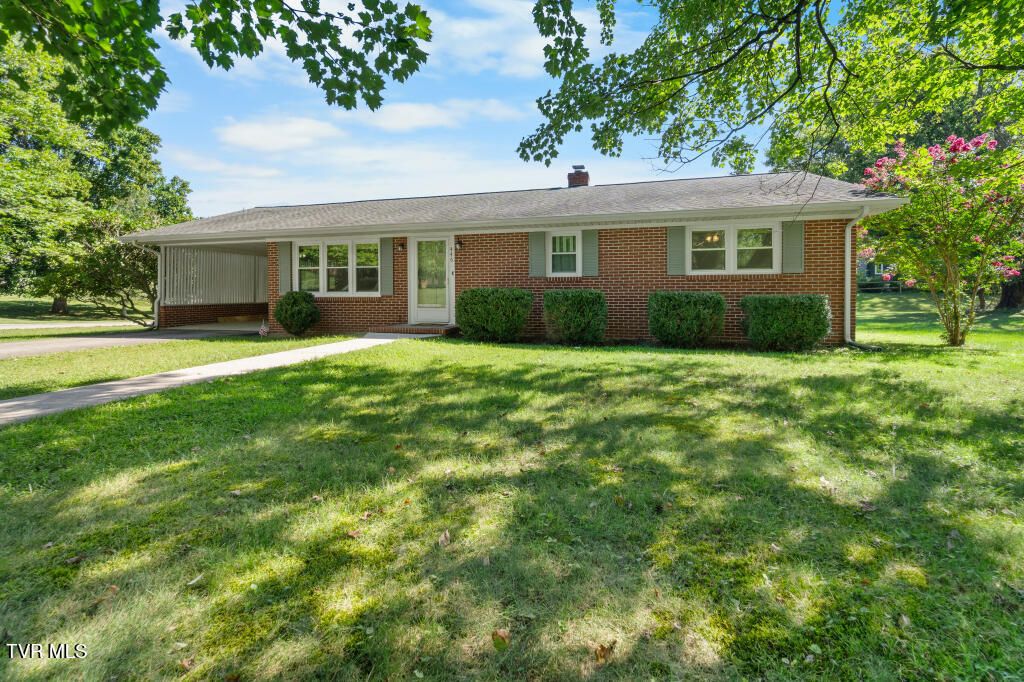 Photo of 446 Montview Drive, Abingdon, VA 24210 (MLS # 9985264)
