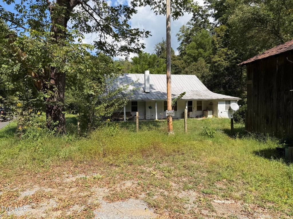 Photo of 429 Greggs Branch Road, Butler, TN 37640 (MLS # 10000992)