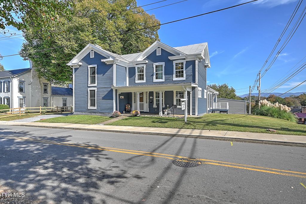 Photo of 217 Irish Street, Greeneville, TN 37743 (MLS # 9990168)