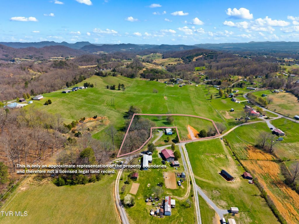 Photo of 1 Fanny Collins Road, Whitesburg, TN 37891 (MLS # 9993057)