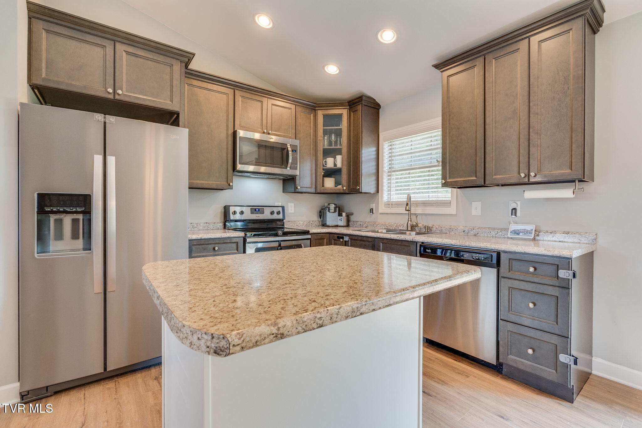 5017 Aberlea Place, Piney Flats, Tennessee image 9