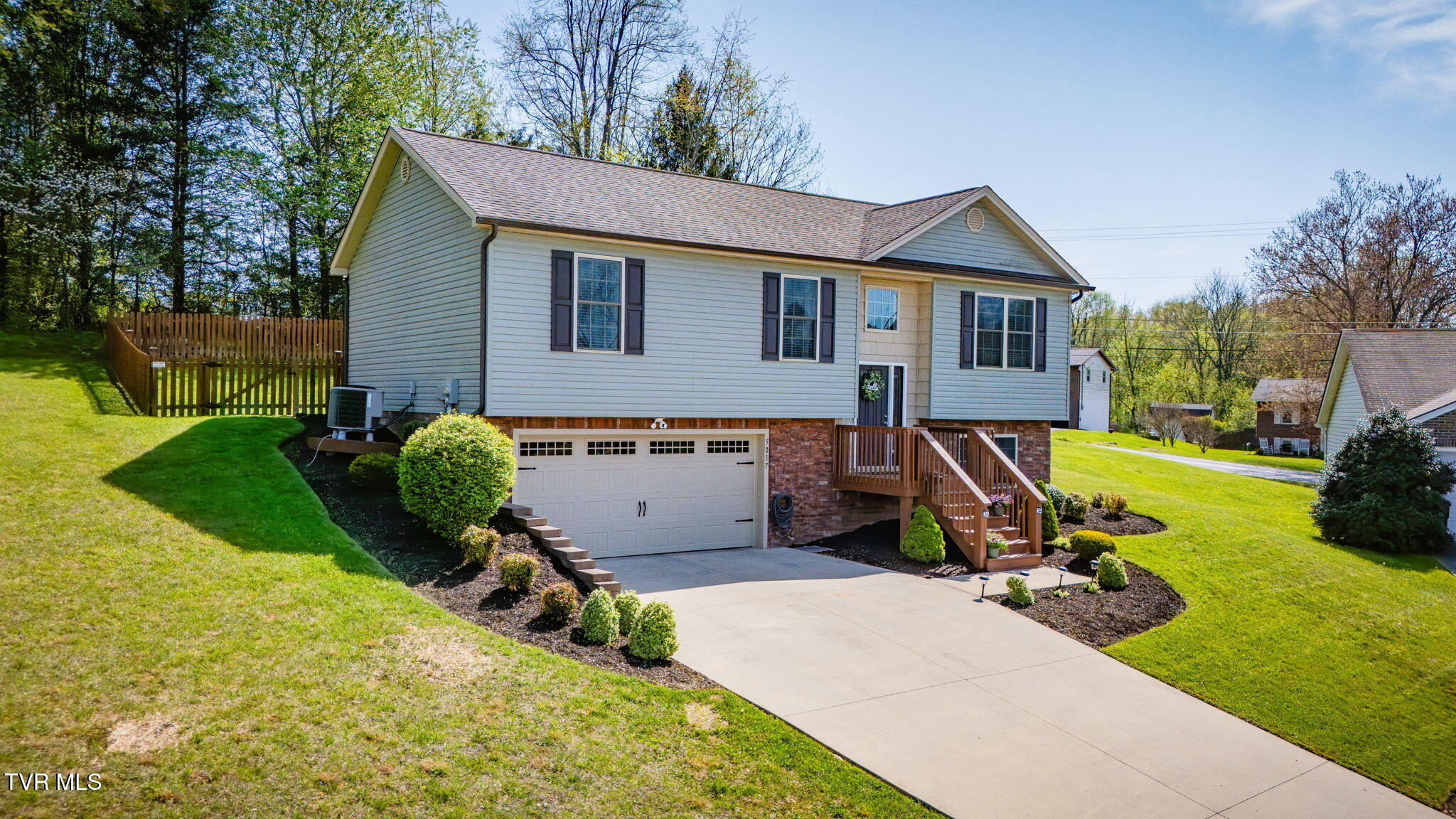 5017 Aberlea Place, Piney Flats, Tennessee image 3