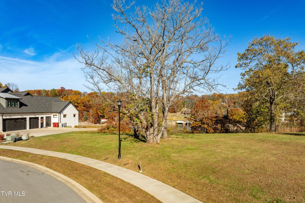 Photo of 625 Harbor Approach, Johnson City, TN 37601 (MLS # 9987989)