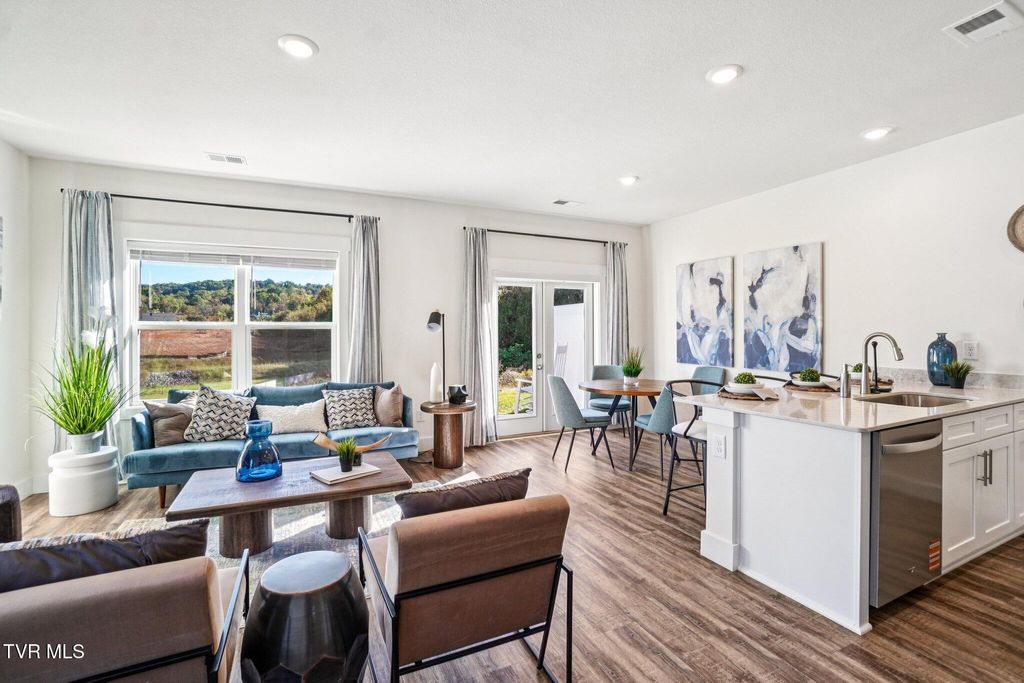 Photo of 1118 Wenna Way, Kingsport, TN 37664 (MLS # 9987296)