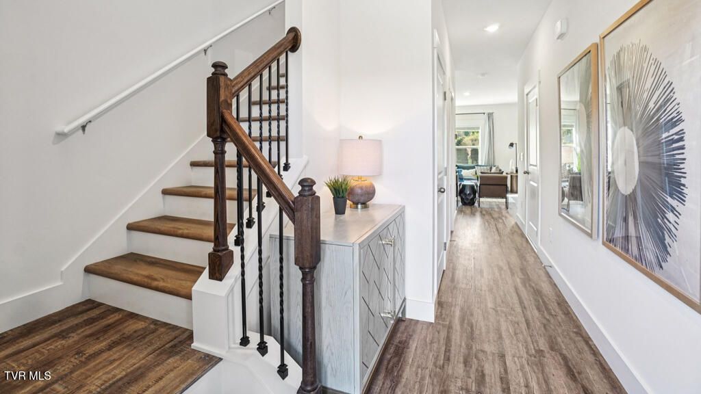 Photo of 1118 Wenna Way, Kingsport, TN 37664 (MLS # 9987296)