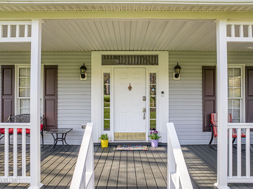 Photo of 18490 John Ashley Drive, Abingdon, VA 24211 (MLS # 9992392)